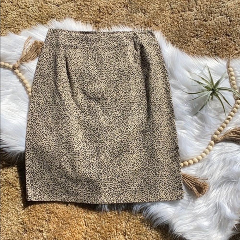 Allison Taylor sleek Leopard pencil skirt